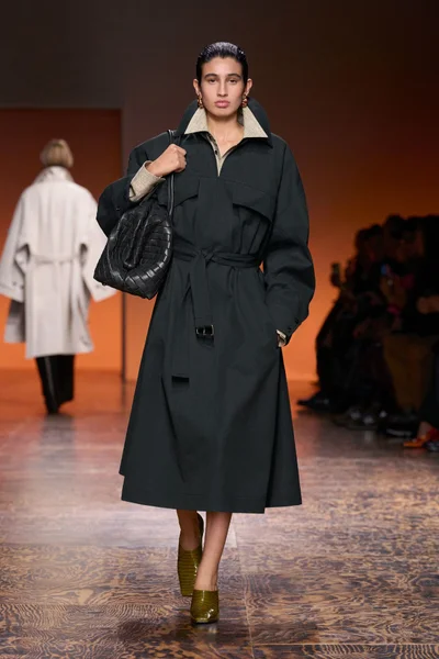 Look 57